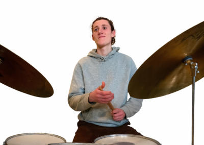 Simon spielt mit euch Percussion